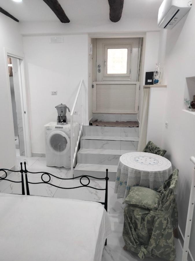 Casa Luisa Apartment เนเปิลส์ ภายนอก รูปภาพ