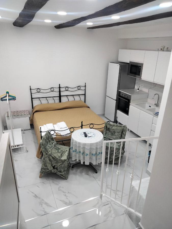 Casa Luisa Apartment เนเปิลส์ ภายนอก รูปภาพ